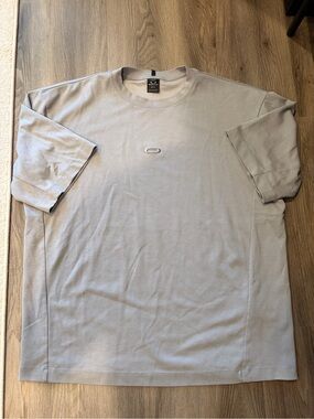 Oakley Light Gray Center O Short-Sleeve Logo Tee
